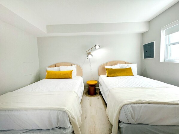Premium bedding, down comforters, free WiFi, bed sheets - Coliseum Ocean Resort (Wildwood Crest)