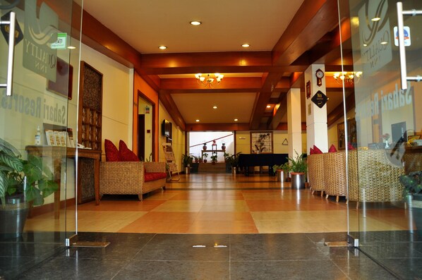 Interior entrance - Benzz Park - Kodai (Kodaikanal)