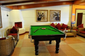 Billiards - Benzz Park - Kodai (Kodaikanal)
