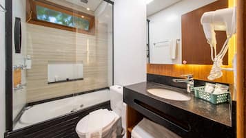 Deluxe Apartment, 1 Double Bed with Sofa bed | Minibar, in-room safe, blackout curtains, free WiFi
