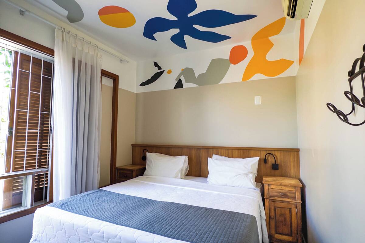 Minibar, in-room safe, blackout curtains, free WiFi