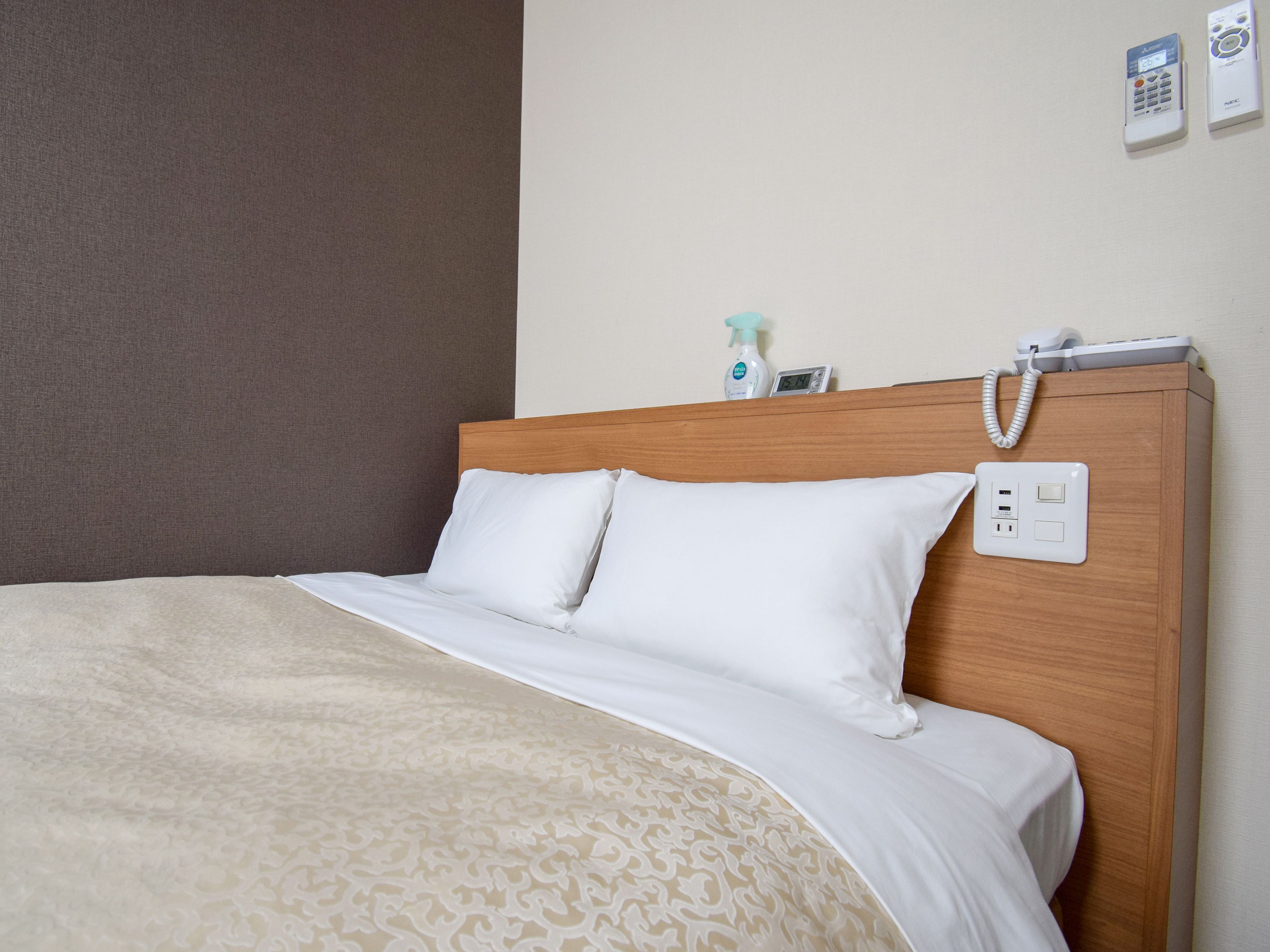 double room, 1 double bed, non smoking | 1 bedroom, down duvets, in-room safe, desk