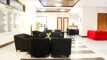 Coin salon dans le hall