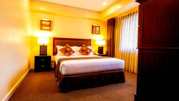Deluxe Room | Minibar, in-room safe, desk, free WiFi