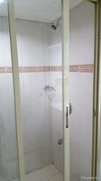 Shower kamar mandi