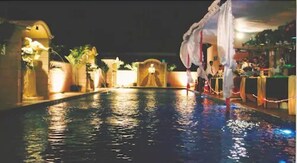 Outdoor pool - Hotel Mega Lestari (Balikpapan)