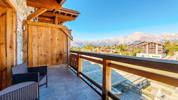 Family Room, Mountain View | Terrace/patio