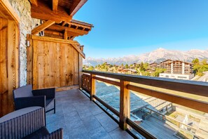 Familienzimmer, Bergblick | Terrasse/Patio