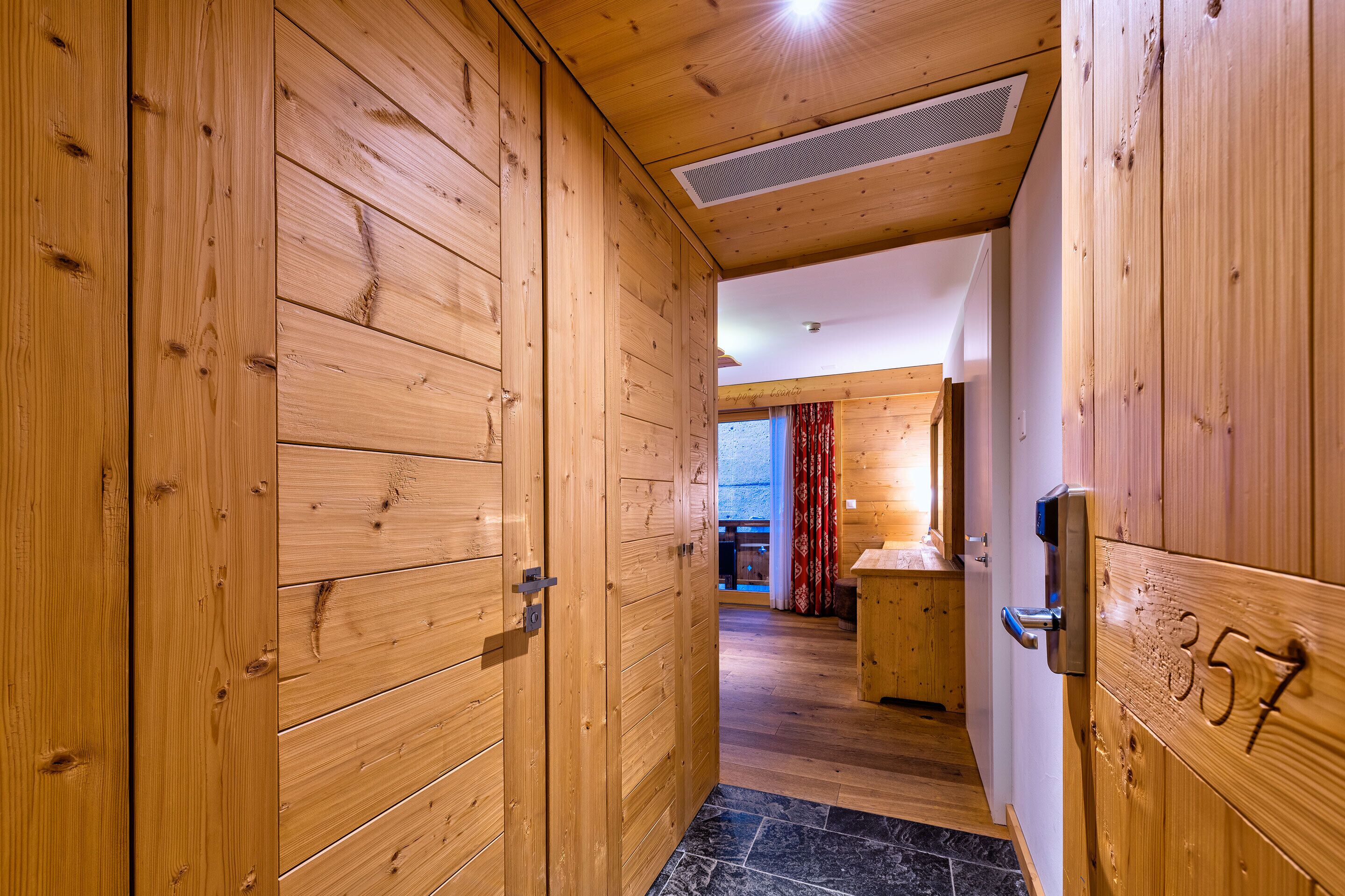 1 bedroom, premium bedding, minibar, in-room safe