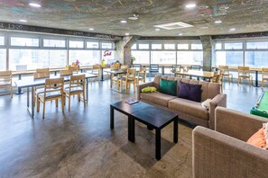 Lobby lounge - Popcorn Hostel Haeundae (Busan)