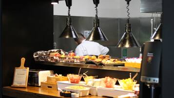 Morgenmadsbuffet hver dag (27 AUD pr. person)