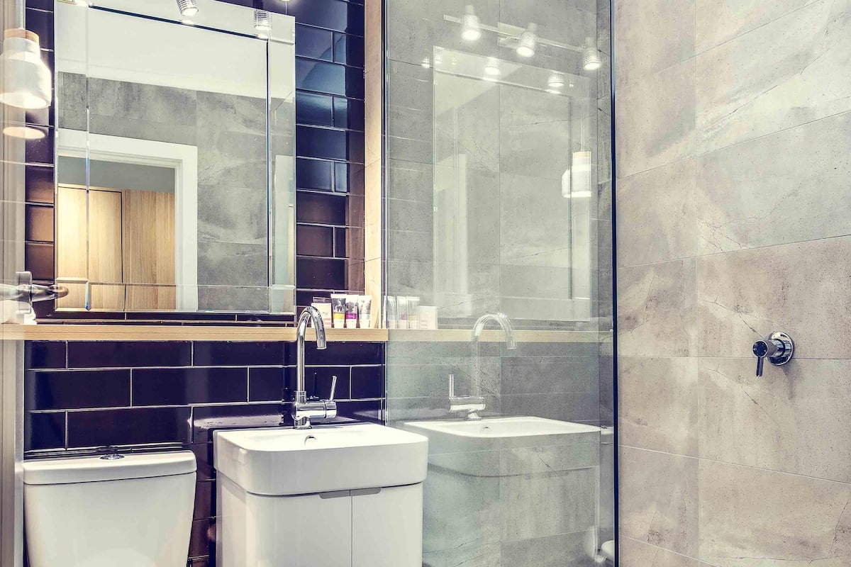 premium bedding, down duvets, minibar, desk