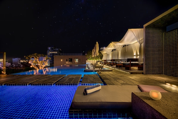 Outdoor pool, sun loungers