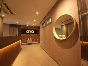 Lobby - OYO Hostel Myeongdong 2 (Seoul)