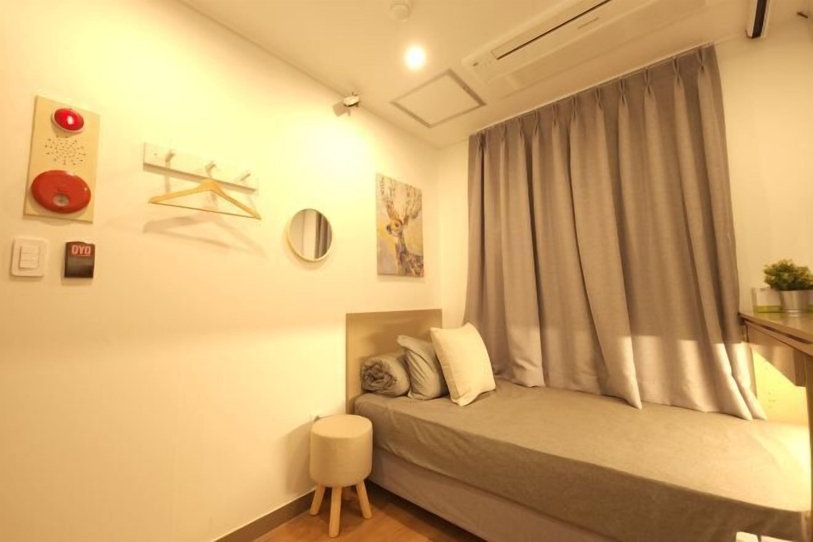 Down duvets, individually furnished, desk, free WiFi
