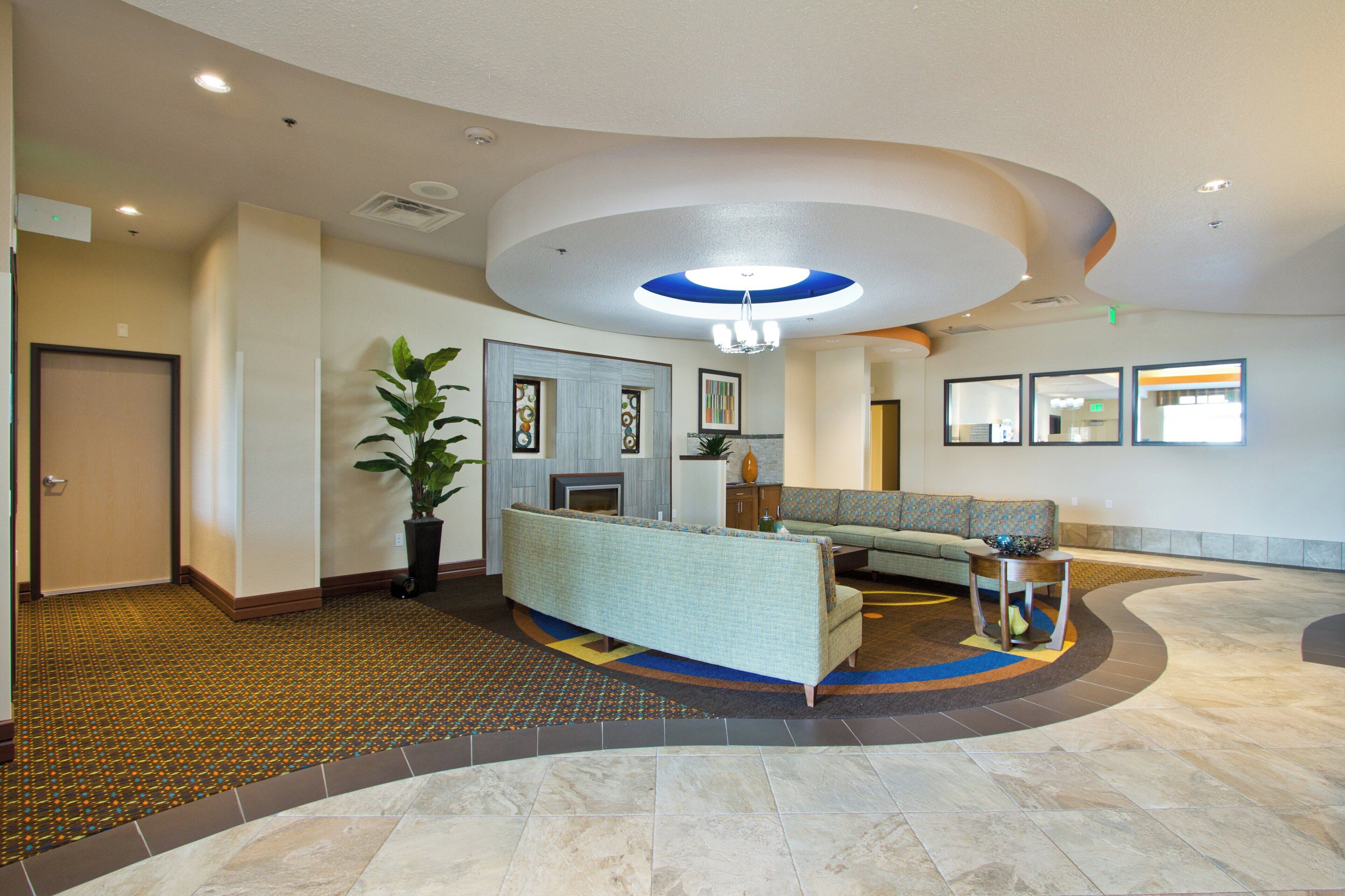 Photo - Holiday Inn Express and Suites Denver East Peoria Street by IHG