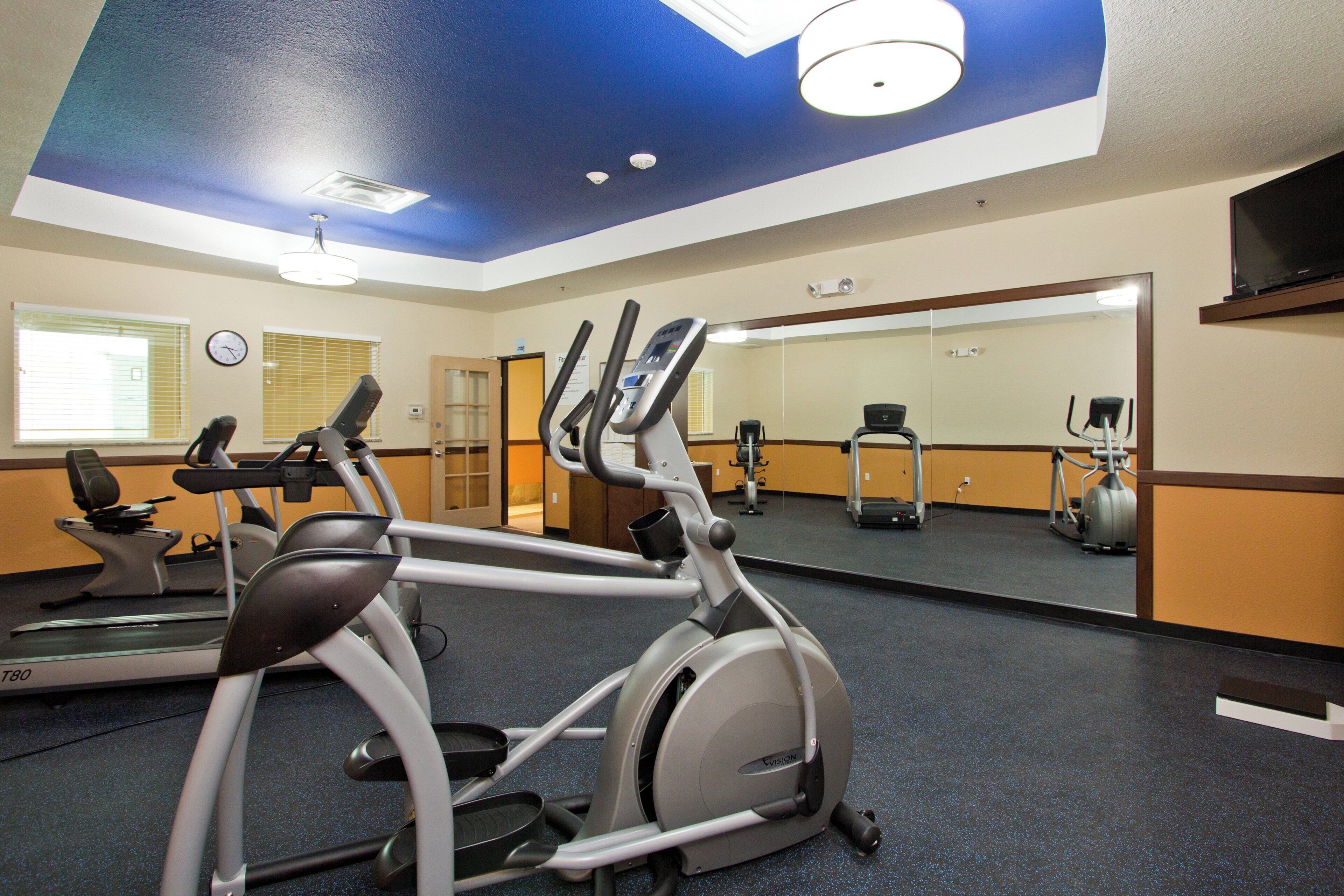Photo - Holiday Inn Express and Suites Denver East Peoria Street by IHG