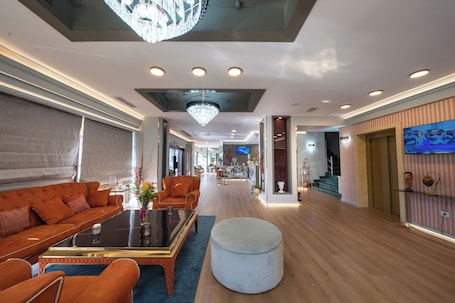 Lobby. Phoenicia Comfort Hotel