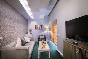 1 bedroom, minibar, in-room safe, desk