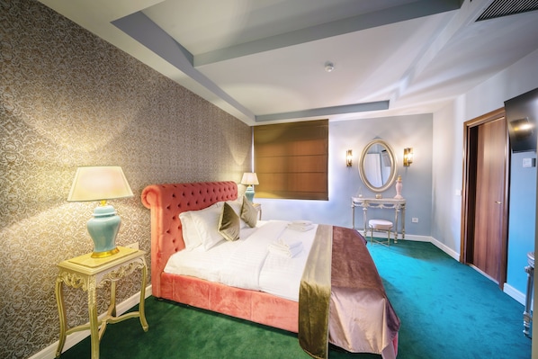 1 bedroom, minibar, in-room safe, desk