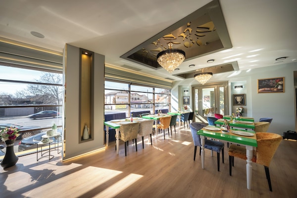 Se sirven desayunos, almuerzos, cenas y cocina internacional