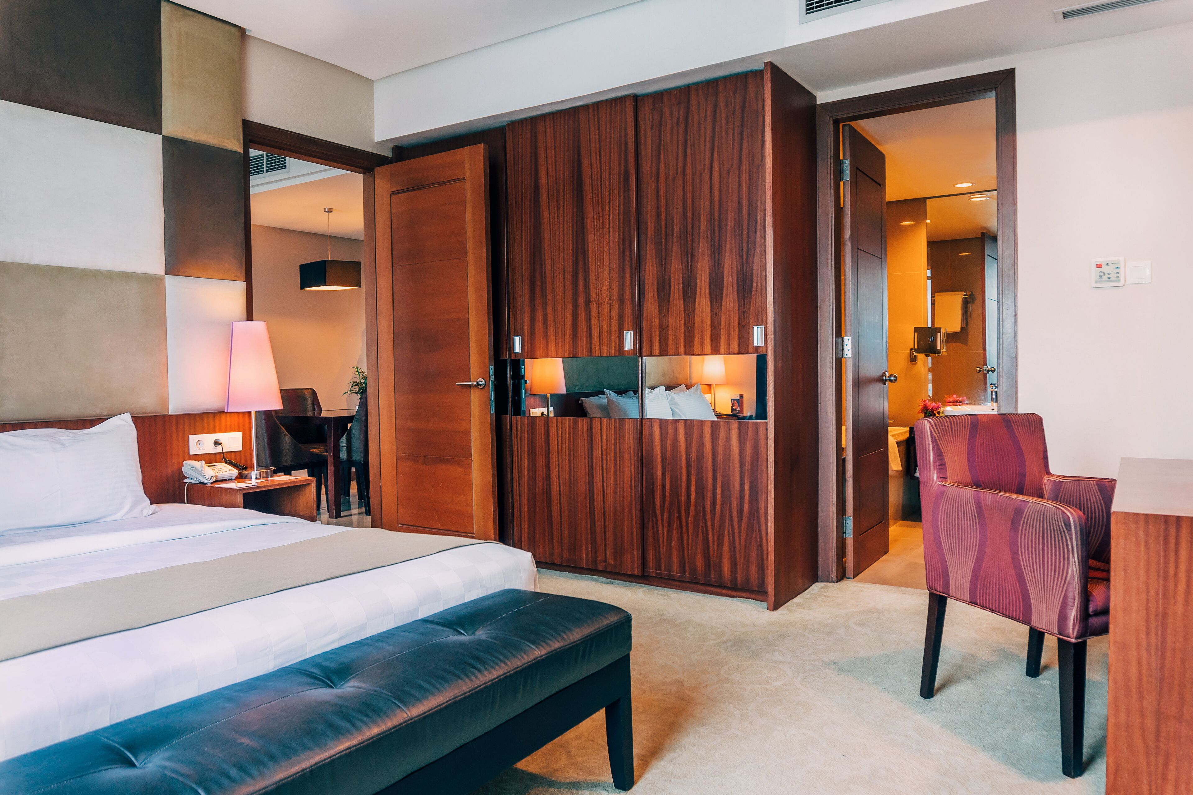 suite | 1 bedroom, premium bedding, minibar, in-room safe