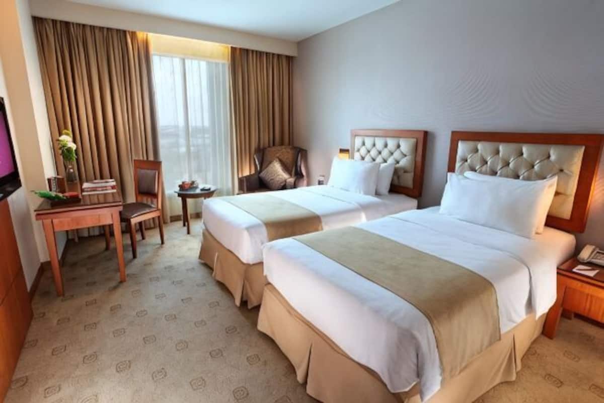 Premium bedding, minibar, in-room safe, desk