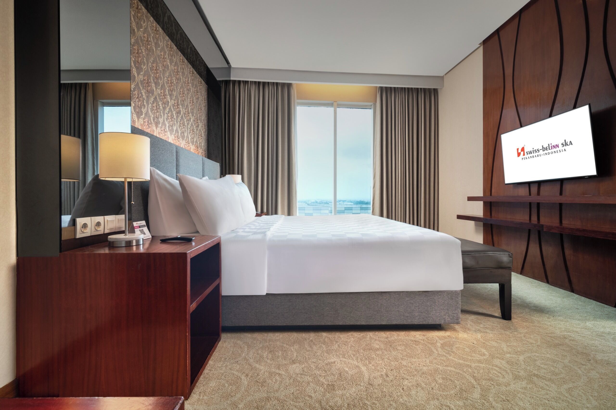 1 bedroom, premium bedding, minibar, in-room safe