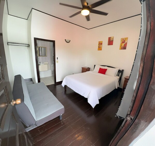 Decoración personalizada, muebles diferentes y wifi gratis 