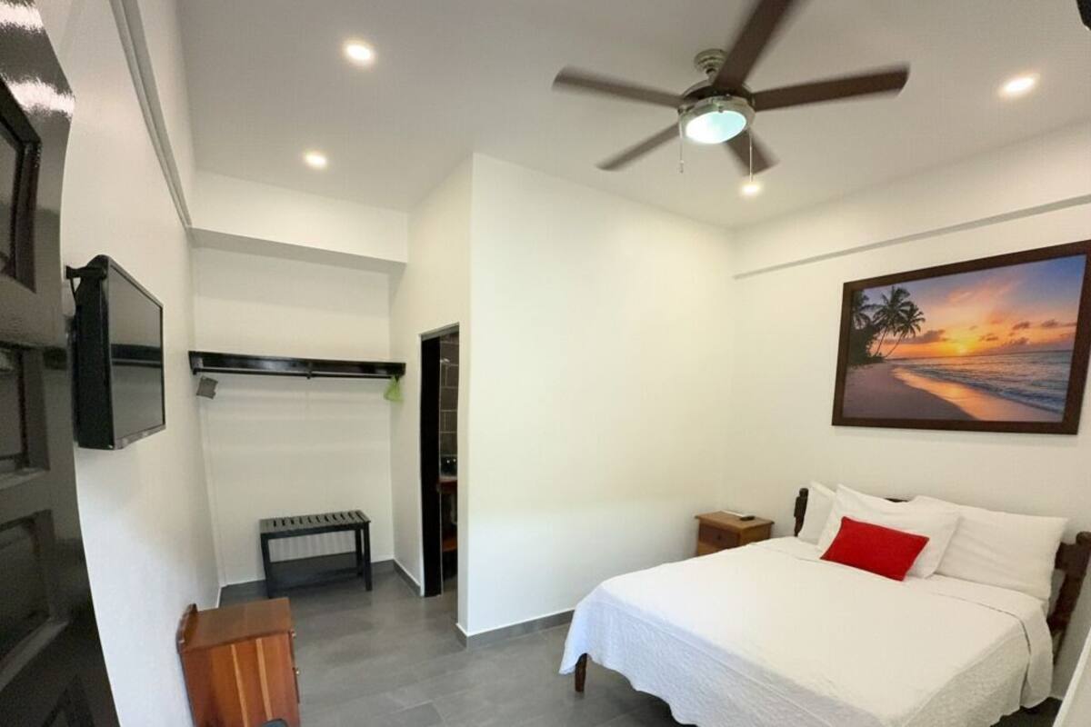 Wifi gratis, decoración personalizada y muebles diferentes 