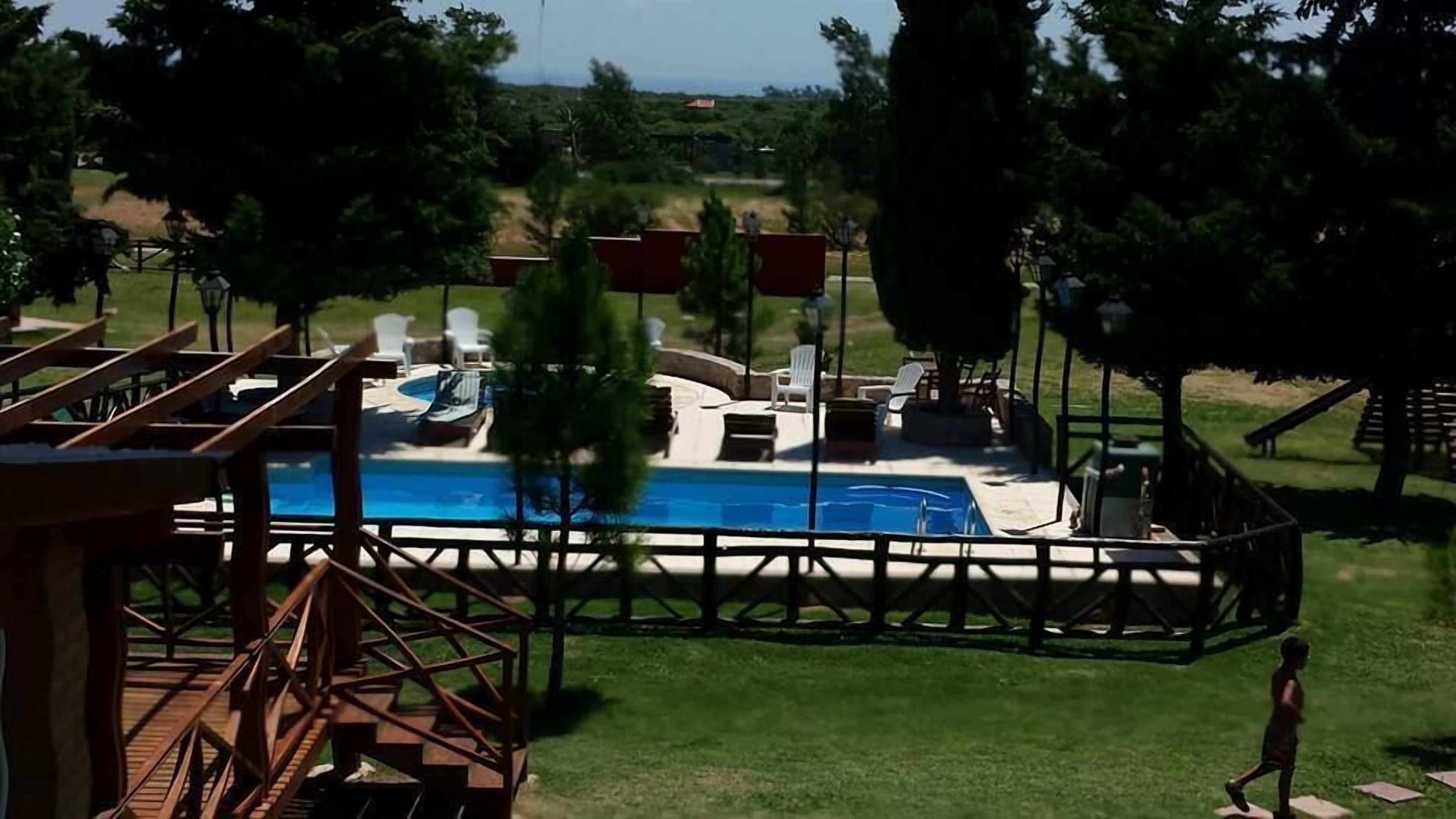 indoor pool, 2 outdoor pools