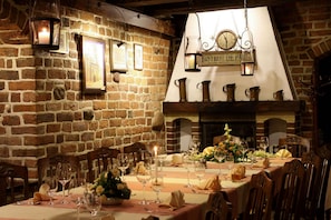 Breakfast, lunch, dinner served; French cuisine - Hotel Petite Fleur - Adults only (Torun)