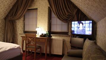 Premium bedding, Select Comfort beds, in-room safe