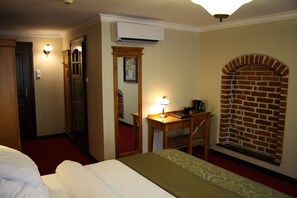 Superior Twin Room, 1 Bedroom, Private Bathroom, City View (Air conditioning) | View from room