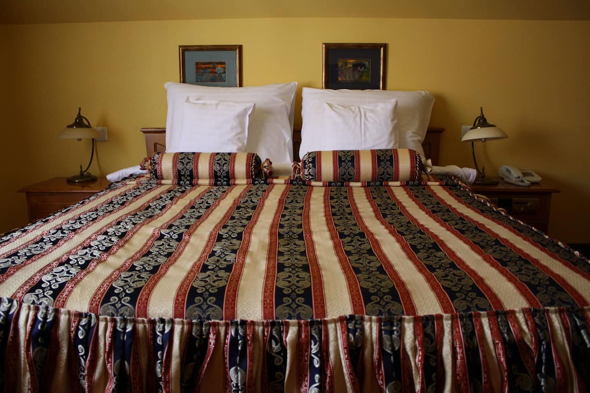 Deluxe Double Room, 1 King Bed with Sofa bed, Private Bathroom, City View (Air conditioning) | Premium bedding, Select Comfort beds, in-room safe