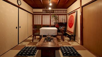 供应早餐和晚餐,国际美食