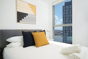 Desk, blackout drapes, soundproofing, iron/ironing board - Astra Apartments - Docklands (Docklands)