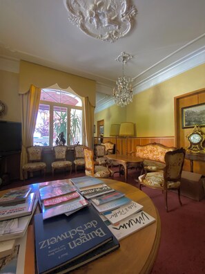 Front of property - Hotel de la Paix (Interlaken)