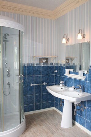 Quarto casal luxo | Banheiro