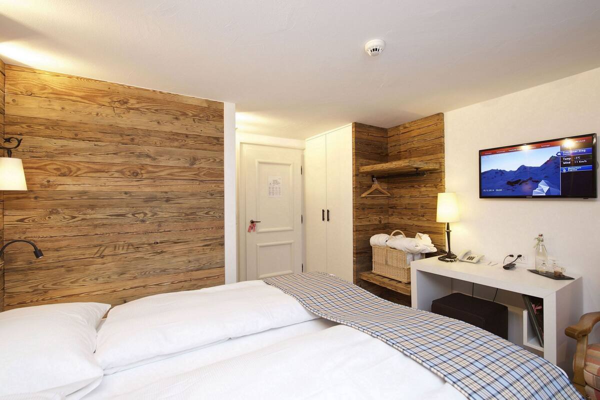 Romantic Double Room, Balcony, Mountain View | Hypo-allergenic bedding available, in-room safe, soundproofing