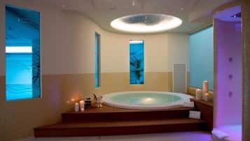 Indoor spa tub