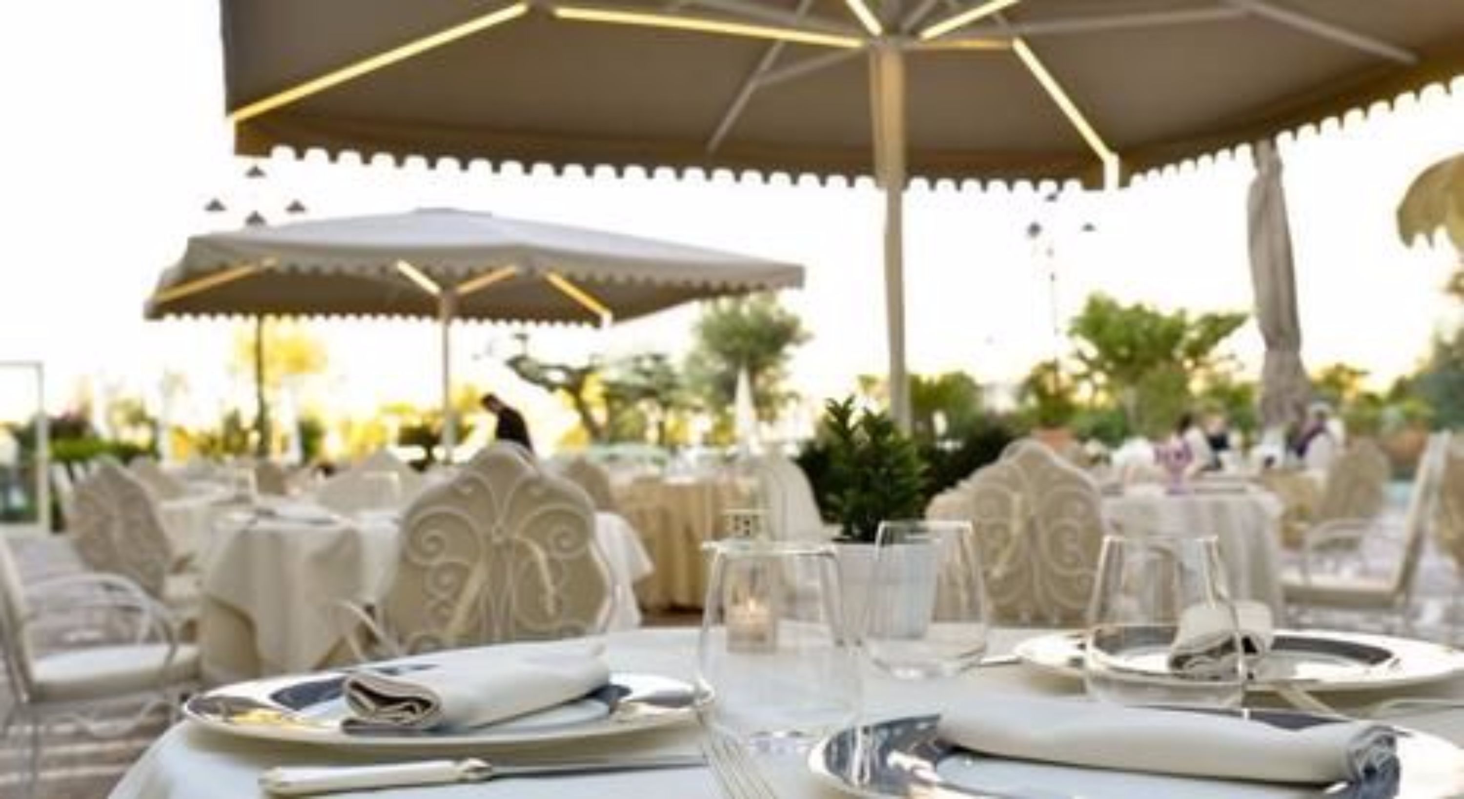 lunch, dinner served; italian cuisine, al fresco dining