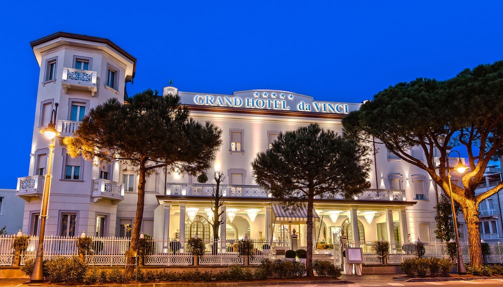 Cesenatico’s Seaside Grandeur: A Guide to the Port’s Most Elegant Luxury Hotels