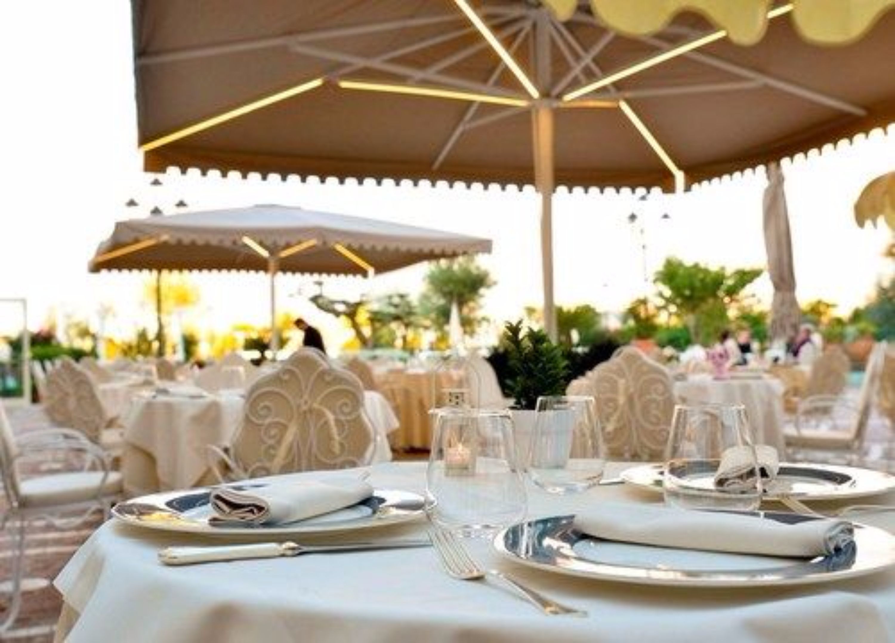 lunch, dinner served; italian cuisine, al fresco dining