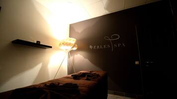 Sauna, hot tub, steam room, body treatments, aromatherapy