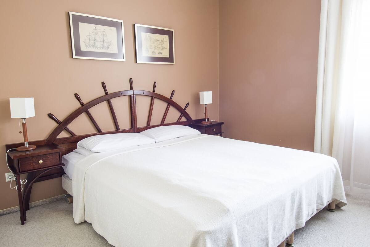 Superior Double Room, 1 Double Bed | Down comforters, desk, iron/ironing board (on request), WiFi (free)