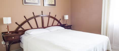 Superior-Doppelzimmer, 1 Doppelbett | Daunenbettdecken, Schreibtisch, Bügeleisen/Bügelbrett, kostenloses WLAN