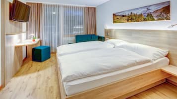 Peralatan tempat tidur hipoalergenik, peti besi dalam bilik, meja