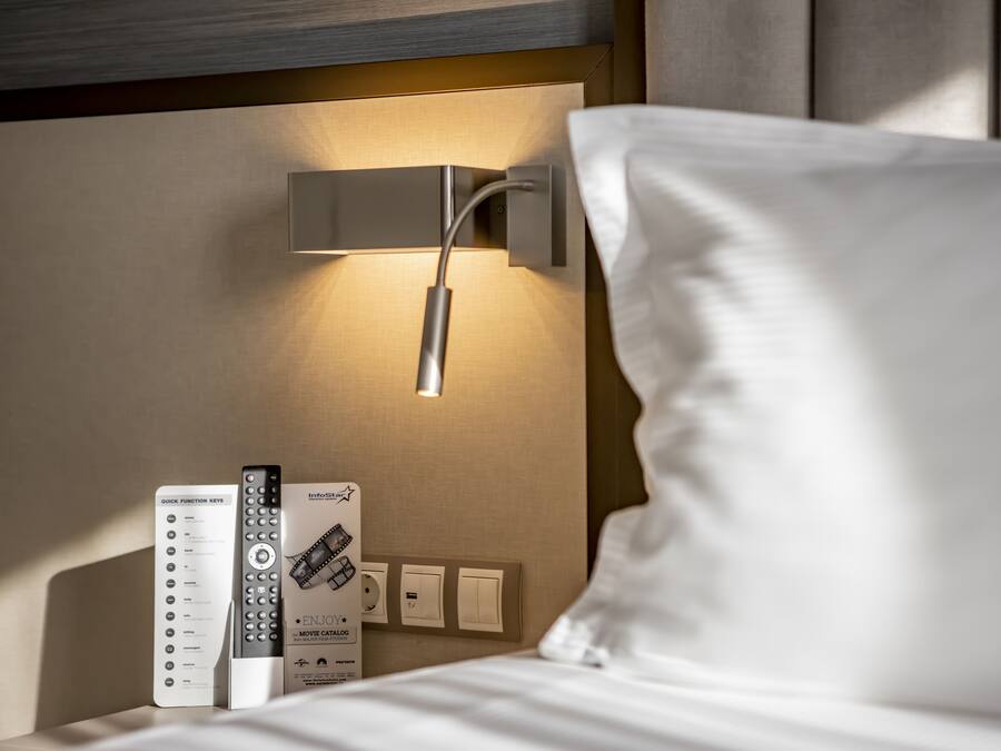 Minibar, in-room safe, desk, laptop workspace