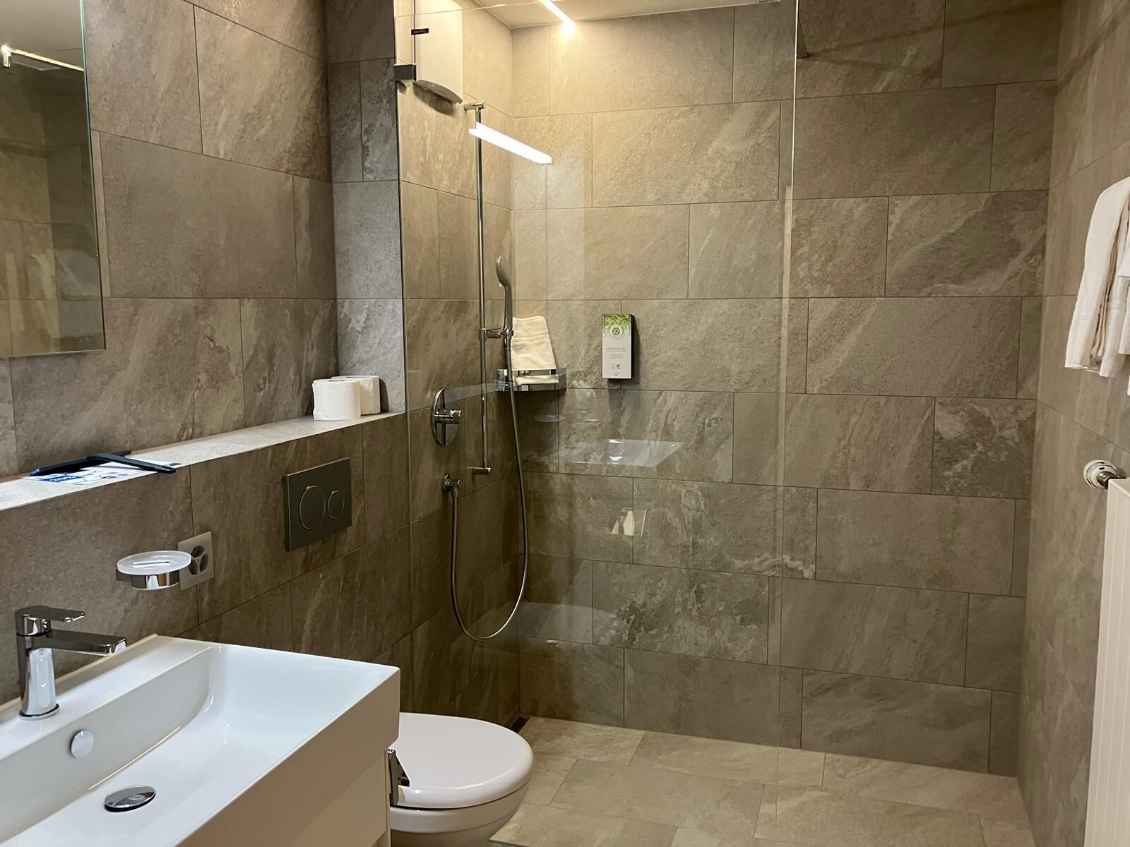 apartment | bathroom | shower, free toiletries, hair dryer, towels